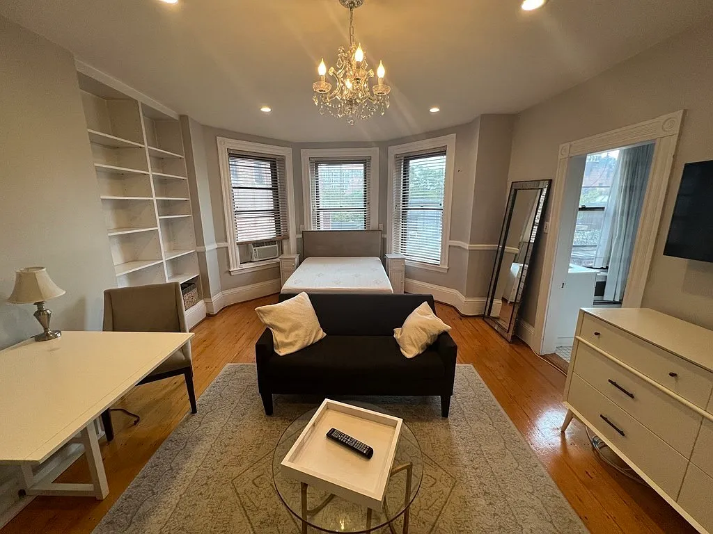 Studio, 1.0 bath, 381 sqft, $2,650 — Photo 2