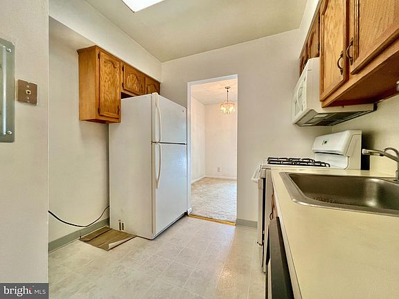 3rd image of 6091 Majors Ln APT 5