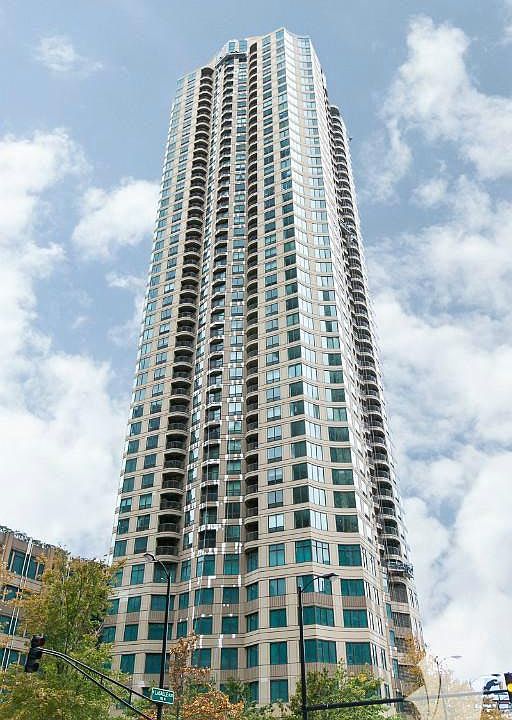 1st image of 402 N La Salle Dr #2810