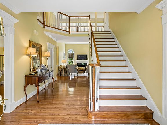 4th image of 9023 Fallswood Ln