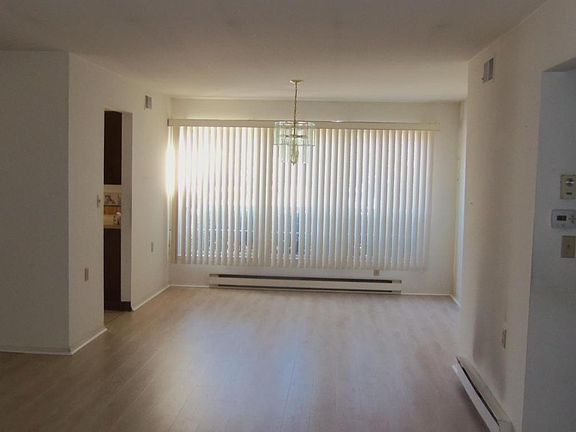 5th image of 571A Sheffield Dr