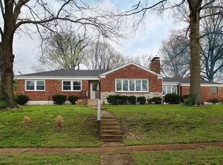 3521 Wintergreen Ln, Saint Louis, MO 63125