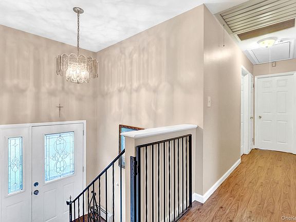3rd image of 208 Raider Street