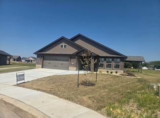 209 Sakura Ct, Troy, IL 62294