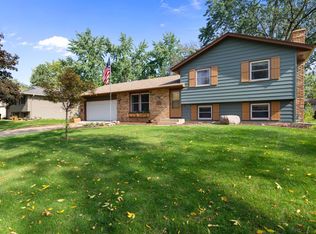 10145 Uplander St NW, Coon Rapids, MN 55433