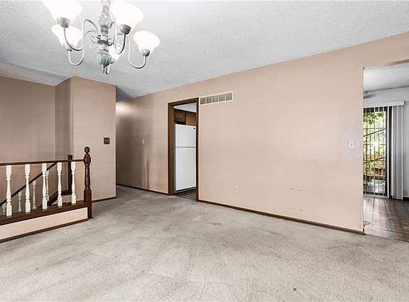 4th image of 18720 Gateway Dr