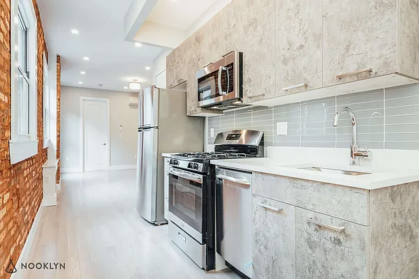 Rented by Nooklyn NYC LLC | media 21