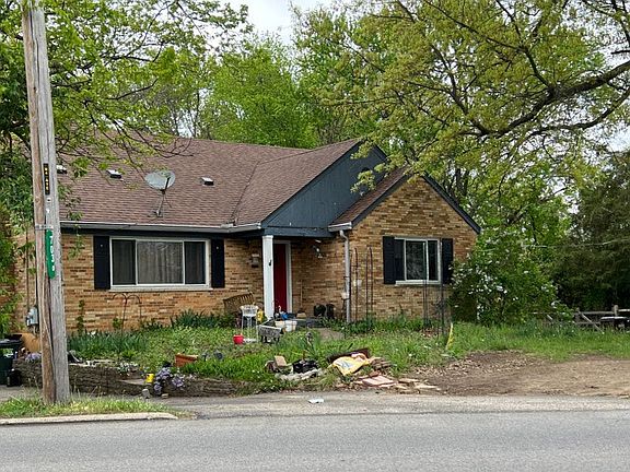 2nd image of 7030 Beechmont Ave