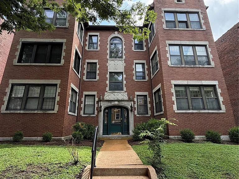 6314 S Rosebury Ave #3W — Photo 1