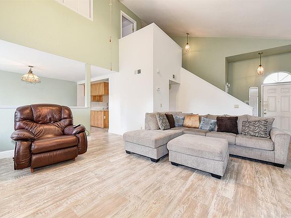 4th image of 7489 Florin Creek Ct