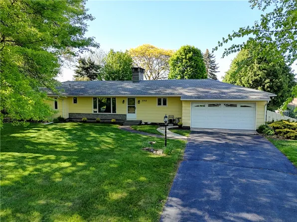 2762 Nichols St, Spencerport, NY 14559