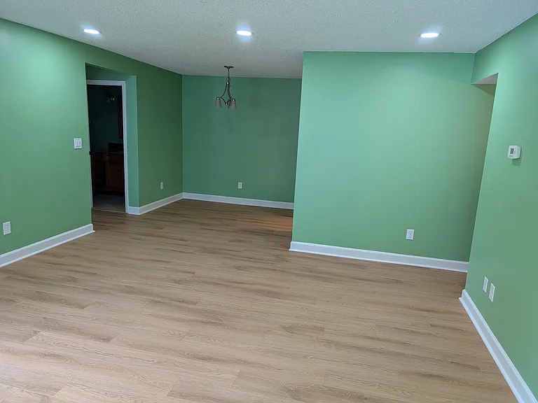 2011 Wingate Way #2011 — Photo 3