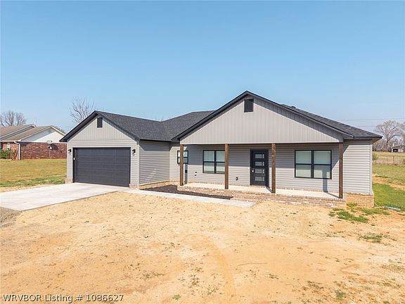 3rd image of 101 Hall Ln