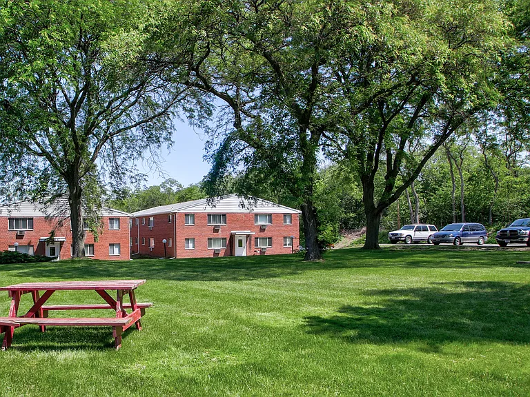 The Ridge Apartments — Photo 15