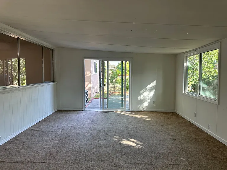 4690 Brookfield Dr — Photo 6