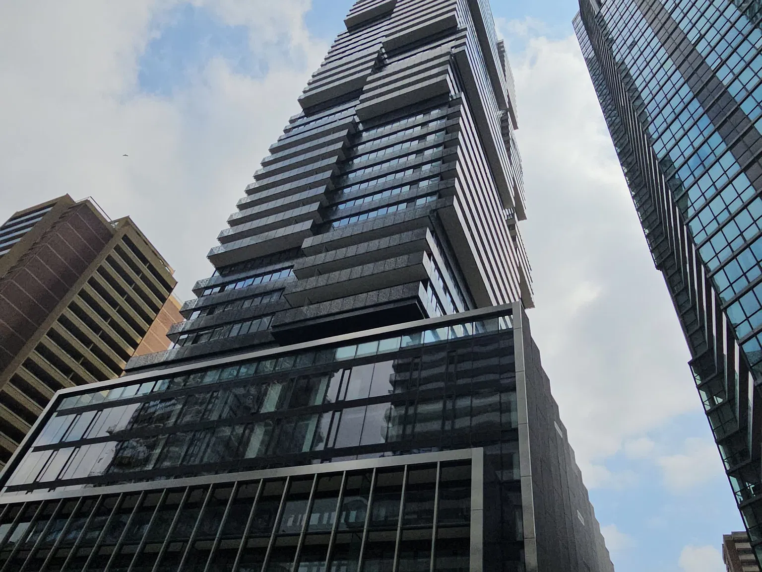 2 bed, $3,000 — Photo 1
