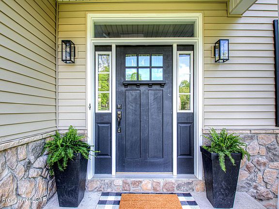 5th image of 206 Bluestone Ave