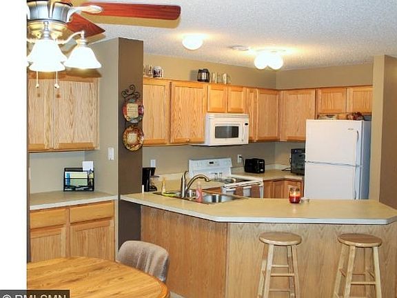 3rd image of 2543 Yellowstone Dr