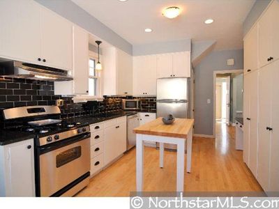 685 Hyacinth Ave E, Saint Paul, MN, 55106