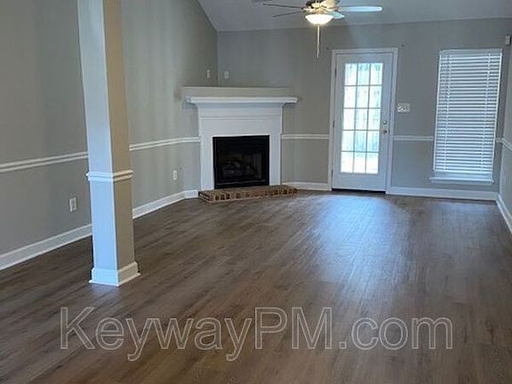 2nd image of 401 Cashew Dr