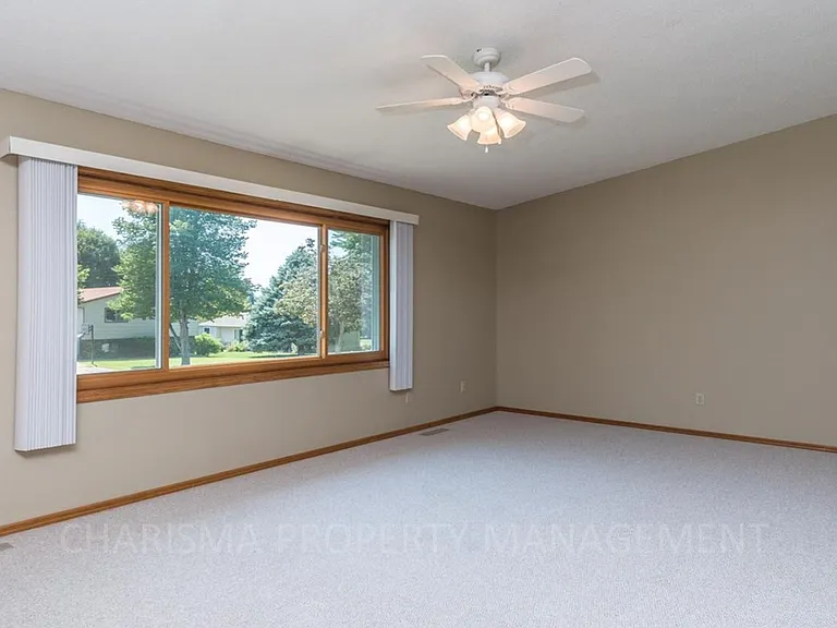 4608 E Blazewood Dr — Photo 5