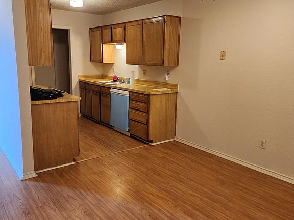 4th image of 3719 Hulen Park Cir