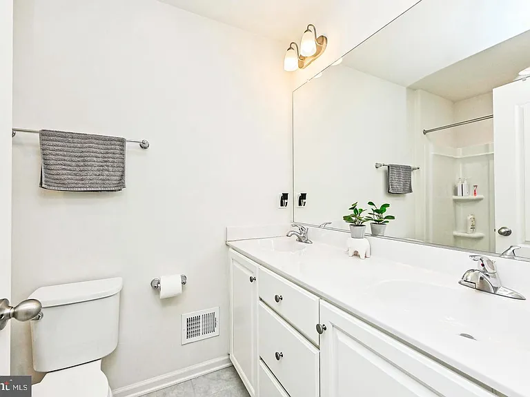 106 Alliance Ct — Photo 7
