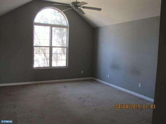 5th image of 432 W High St