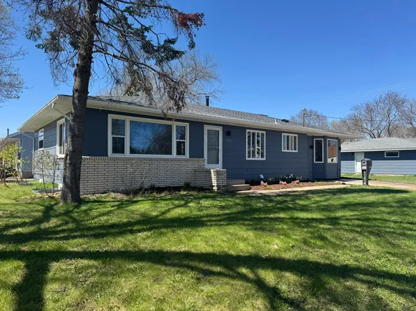 540 E 2nd St, Waconia, MN 55387