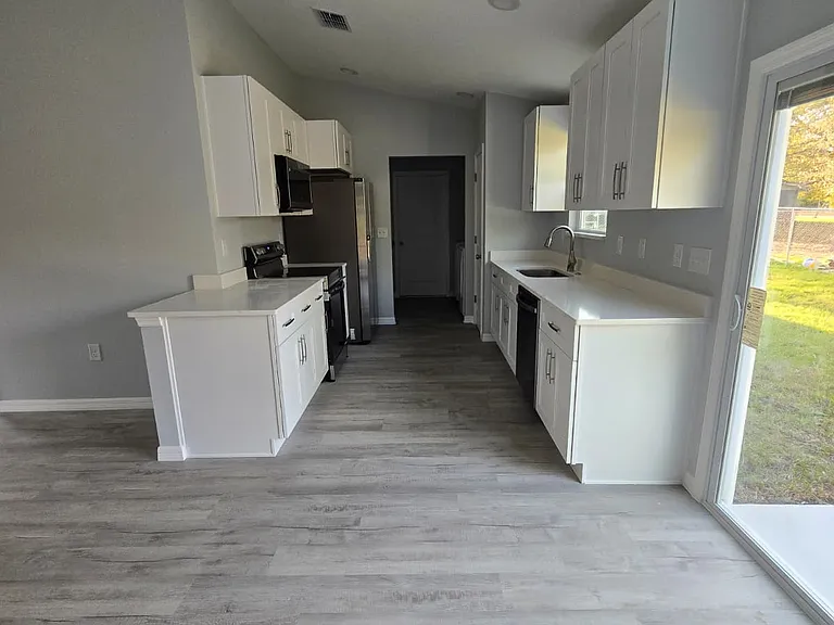 5315 NW 8th Pl — Photo 10