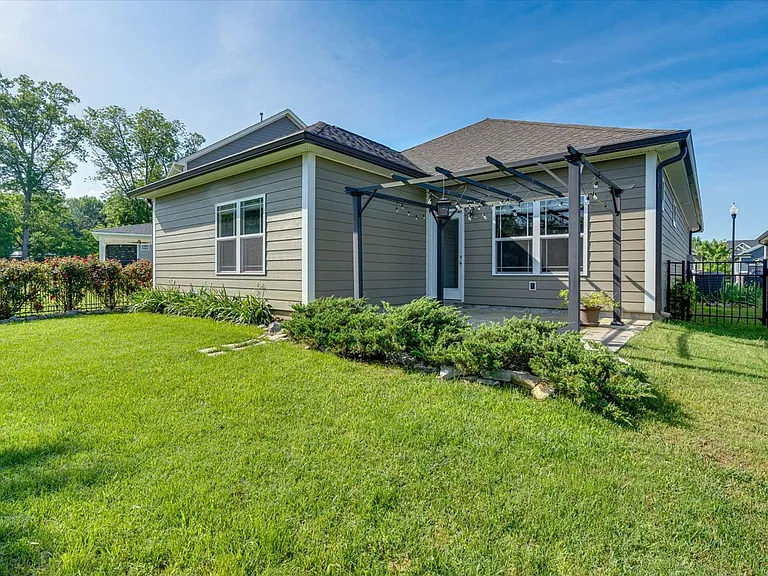 8543 Red Deer Ln — Photo 26