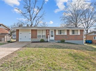 3946 Colony Gardens Dr, Saint Louis, MO 63125
