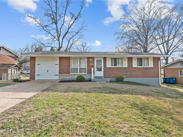 3946 Colony Gardens Dr, Saint Louis, MO 63125