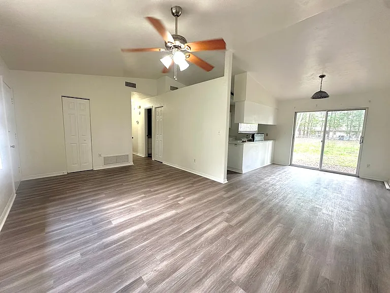 2921 NW 63rd Pl — Photo 6