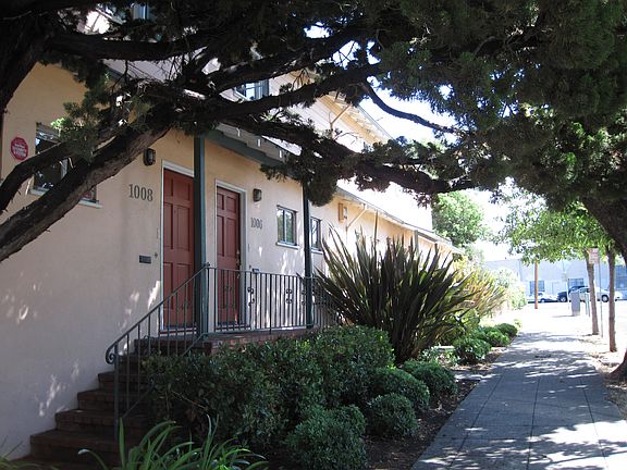 4th image of 1002 47th St