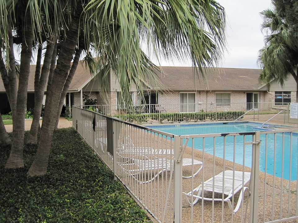 2nd image of 1500 Palm Valley Dr