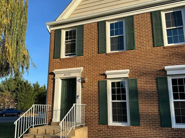 21797 Canfield Ter, Sterling, VA 20164