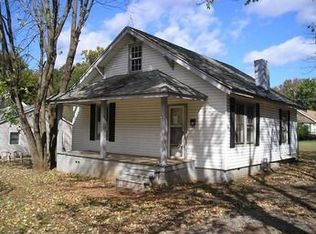 1216 N Main St, Lowell, NC 28098