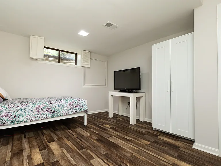 8809 Saunders Ln — Photo 27