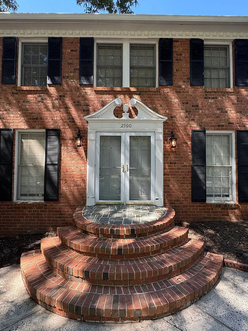 Building Photo - 2900 Rustic Ln