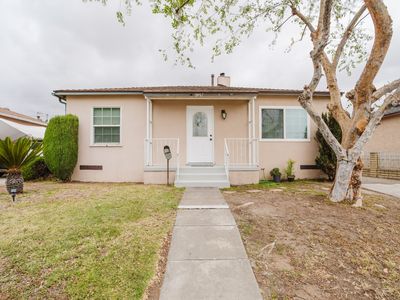 5917 Bartmus St, Commerce, CA, 90040