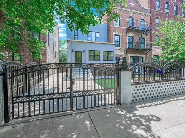 1324 Eastern Parkway image 2 of 37