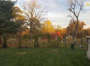 224 E 30th St, Kansas City, MO 64108