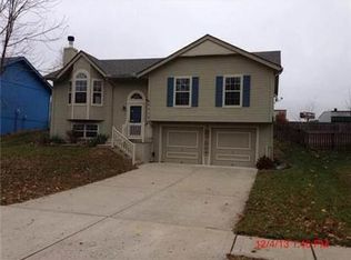 6515 S Brookside Rd, Pleasant Valley, MO 64068