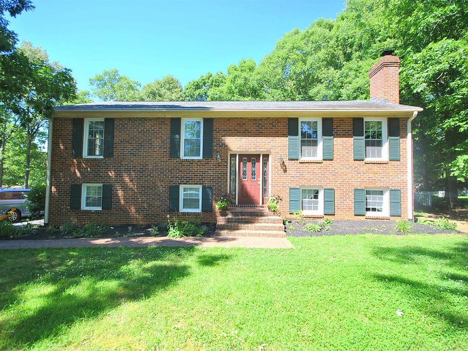 1st image of 60 Robinson Dr