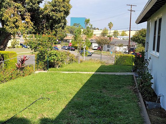 5th image of 3102 Norwich Ave