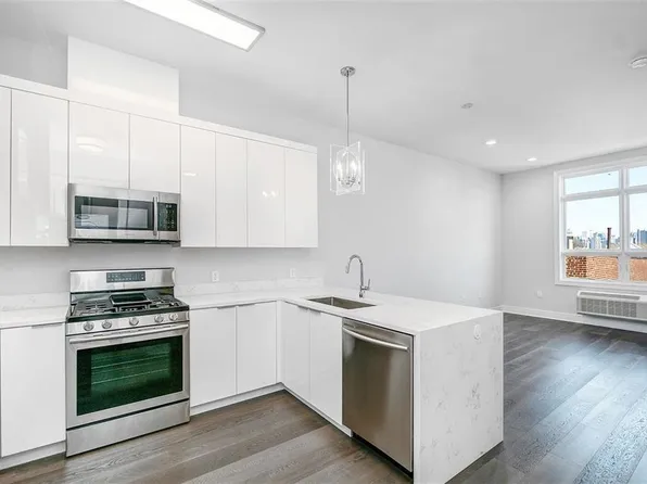 119 Peter Street image 1 of 13