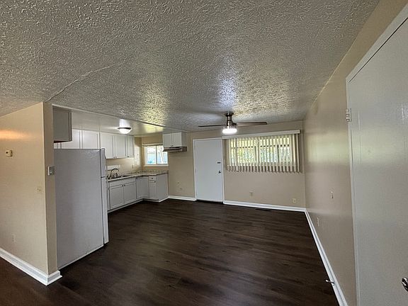 3rd image of 2149 Terrylynn Ave