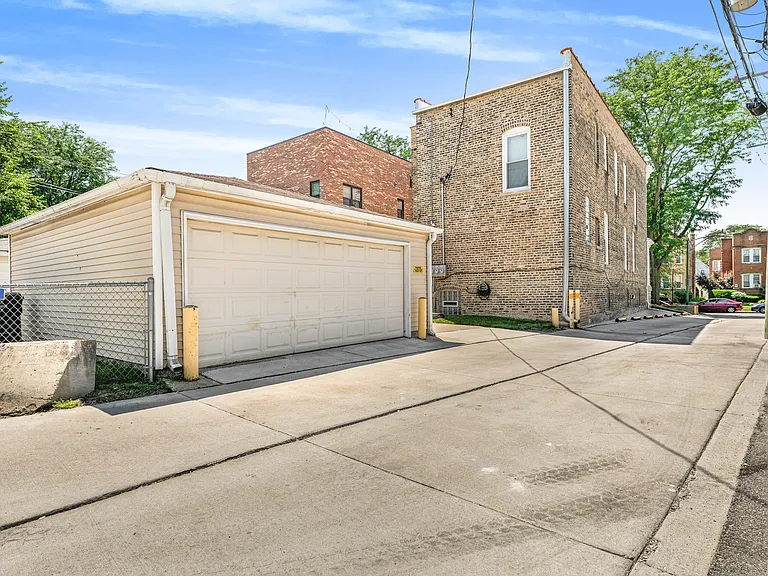 4749 N Long Ave #1 — Photo 20