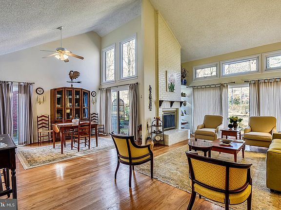 5th image of 3401 White Oak Ct